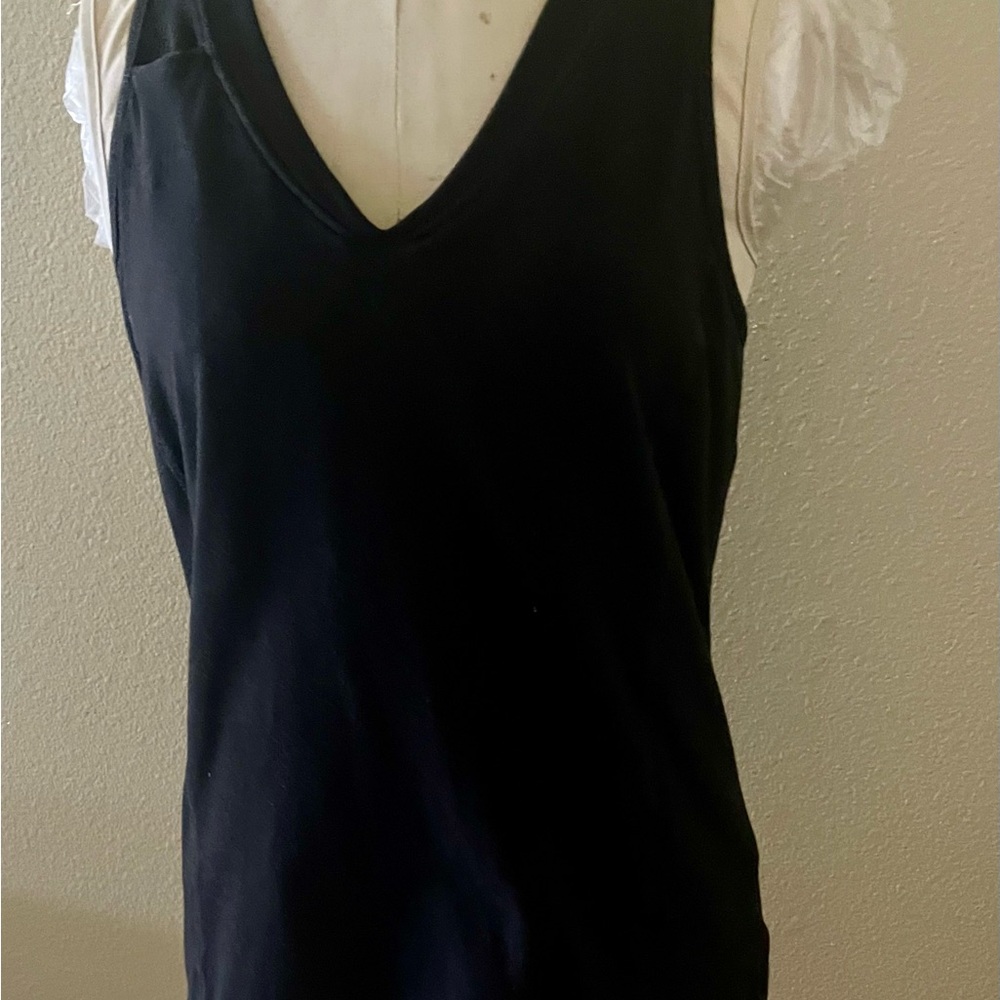 Danskin Now Midnight V-Neck Tank Top